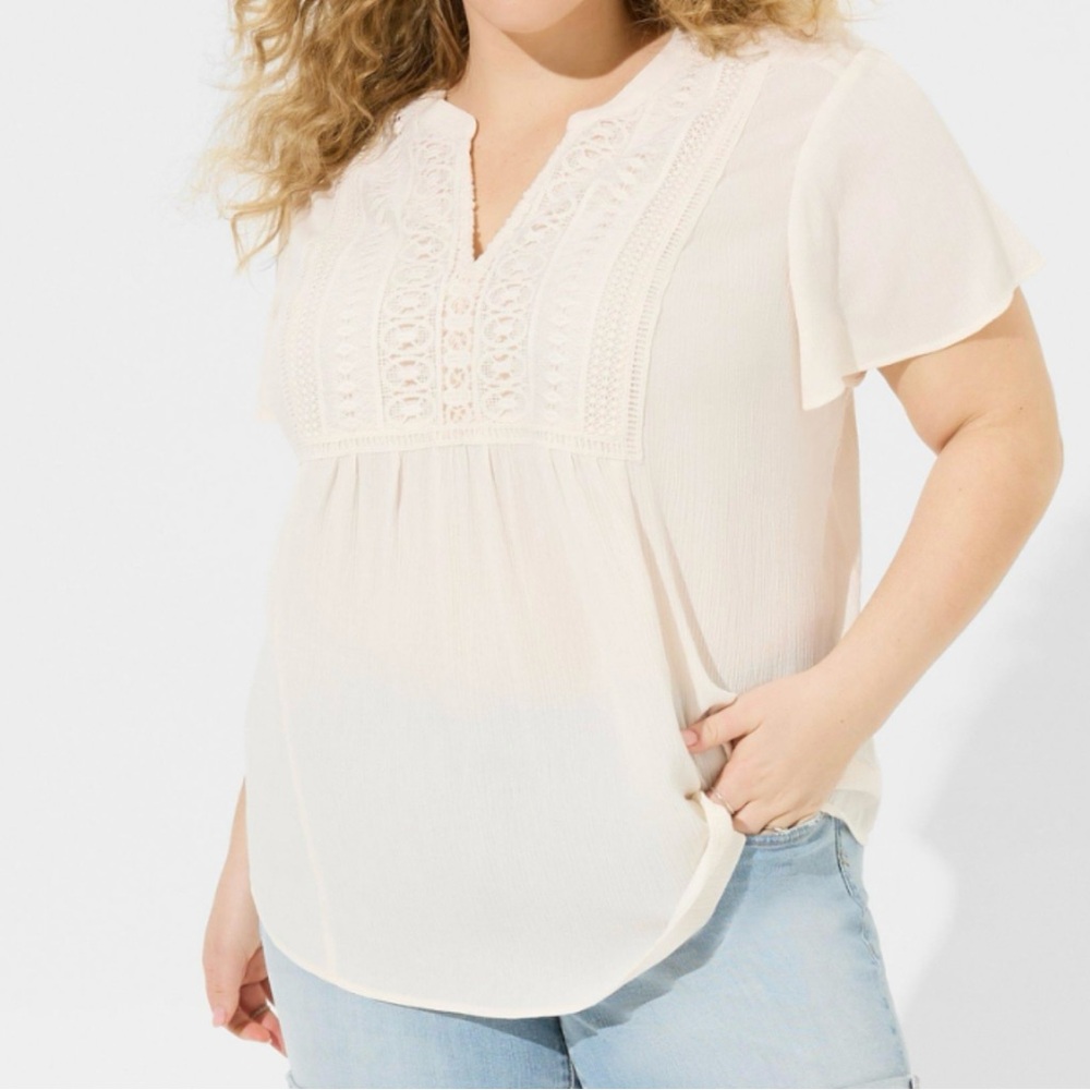 Torrid Crinkle Cream Fluttery Sleeves Blouse Size 3X - Picture 2 of 11